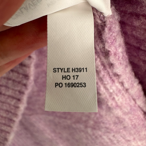 J.Crew | Medium | Super Soft Wool Alpaca Blend Lavender V-Neck Split Hem Sweater - Picture 7 of 10